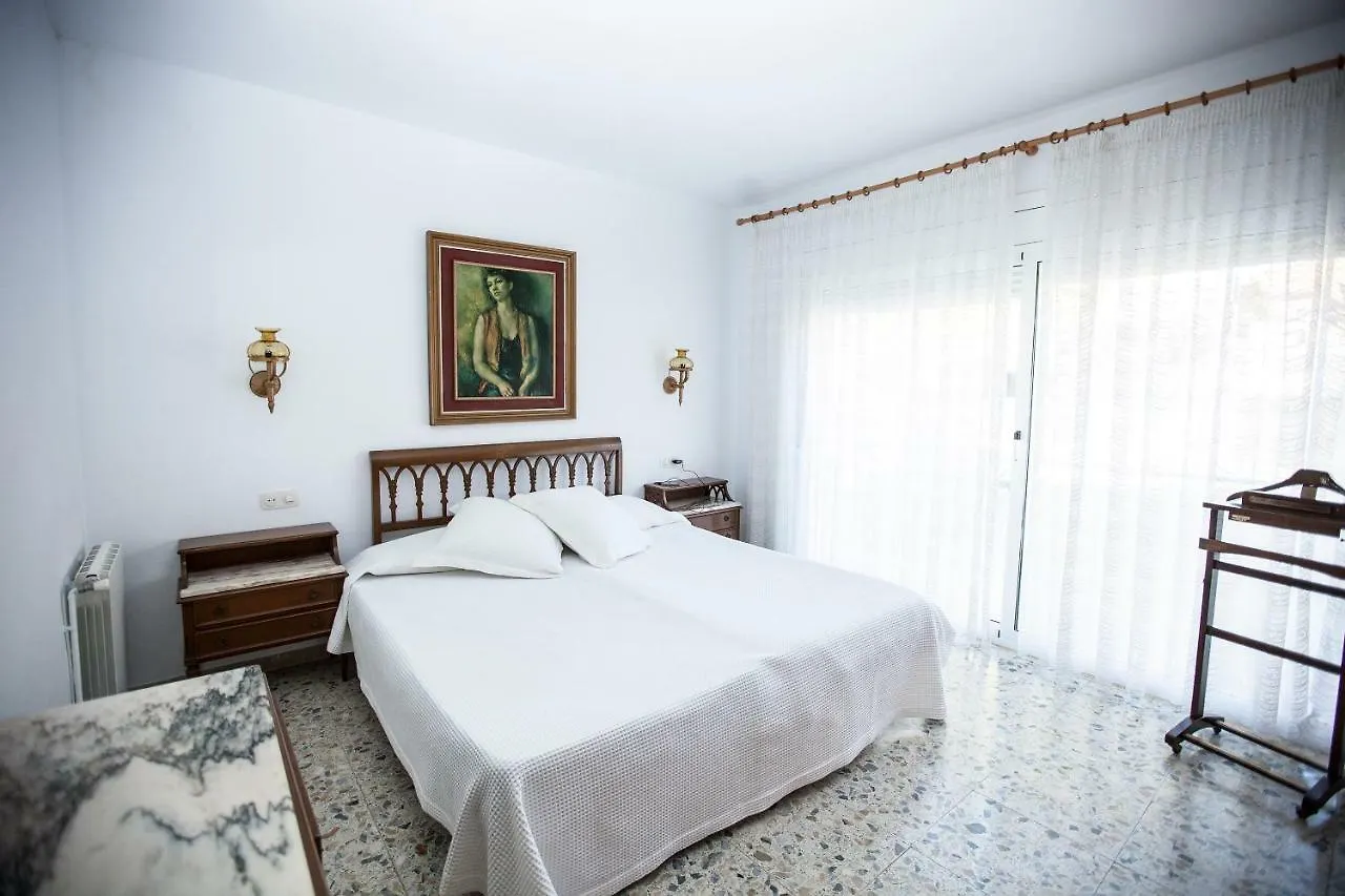 3 Carrer Puig I Cadafalch Hotel Lloret de Mar Villa